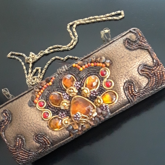 MARY FRANCES..VINTAGE BAG - Picture 8 of 8